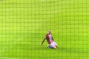 爱游戏-哈兰德回归赛场，高光表现首场状态亮眼，澳大利亚队观众沸腾！