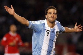 爱游戏官方入口-Scout意外战胜中国队，战术调整引爆全场！上演精彩一战